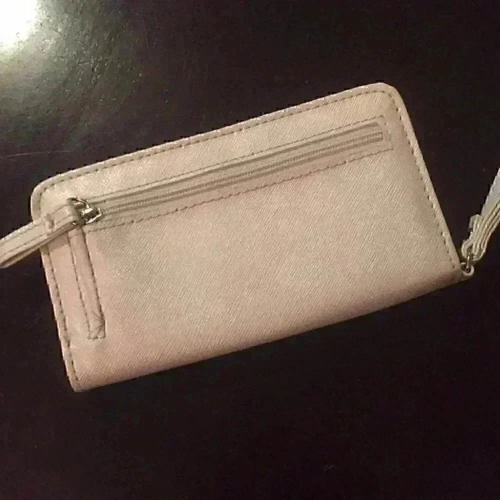 White wristlet
